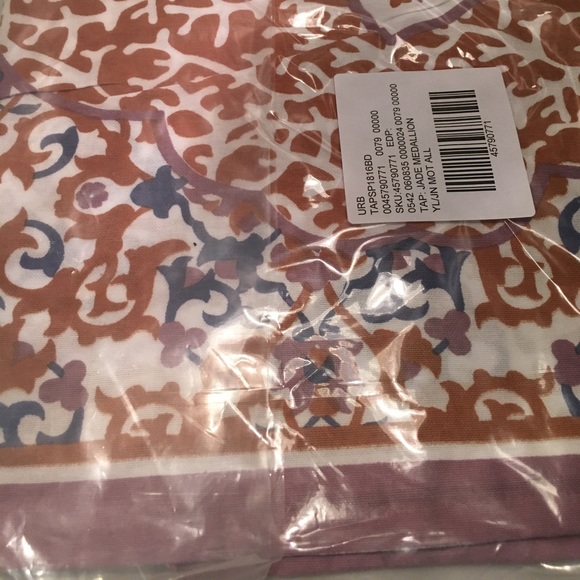 Urban Outfitters | Jake Medallion Tapestry - Picture 3 of 4